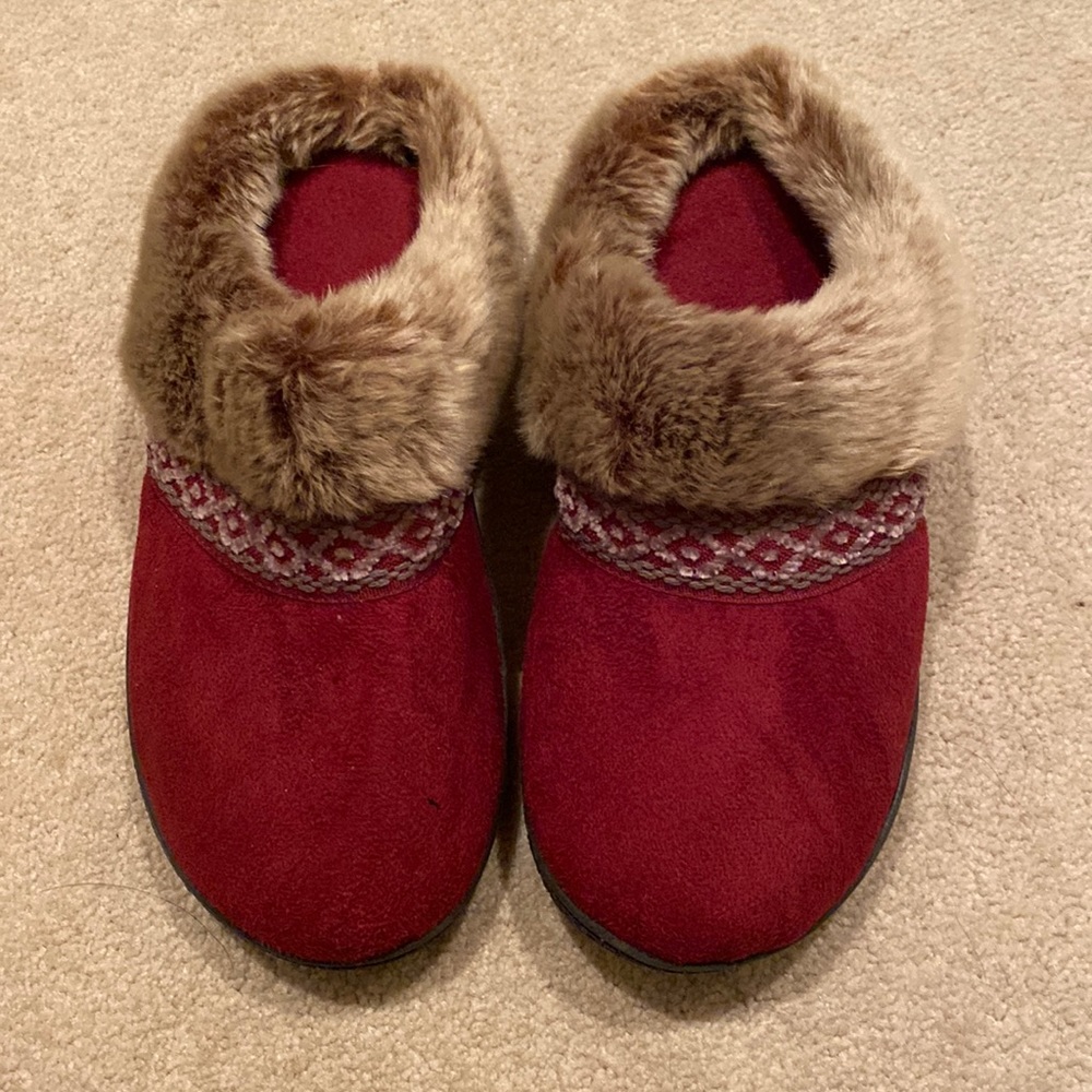 House slipper isotoner